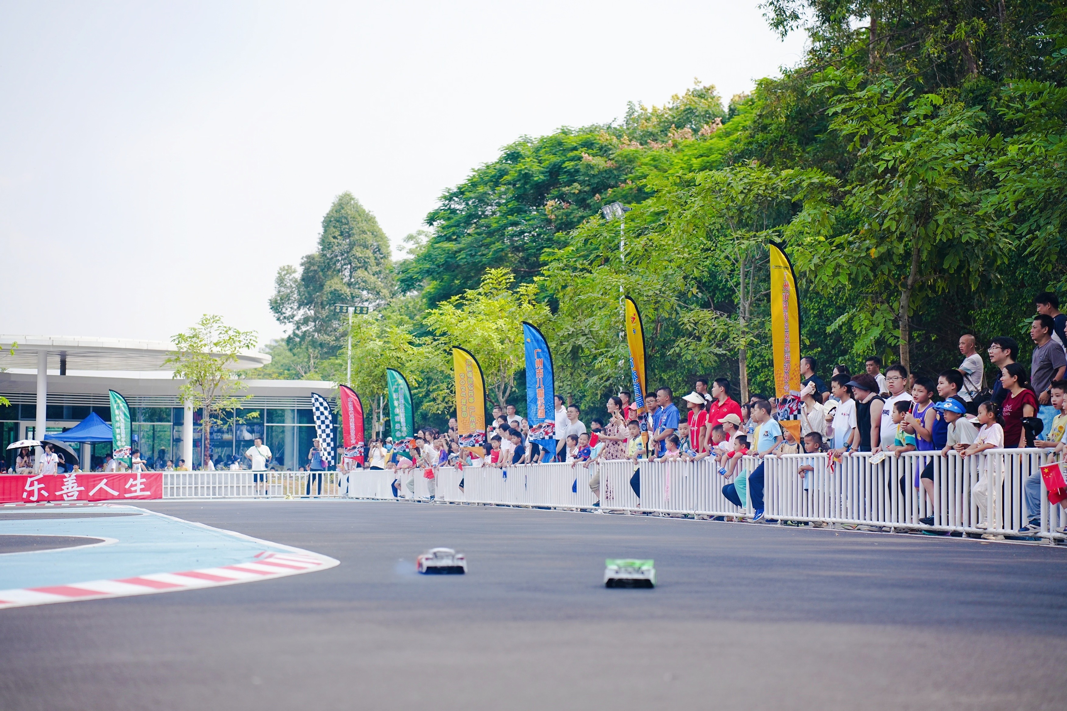 W020251002689313799193.jpg W020251002689313799193.jpg