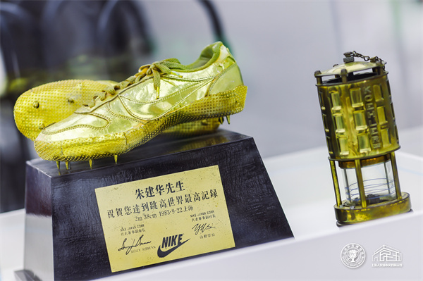 上海2.jpg 上海2.jpg