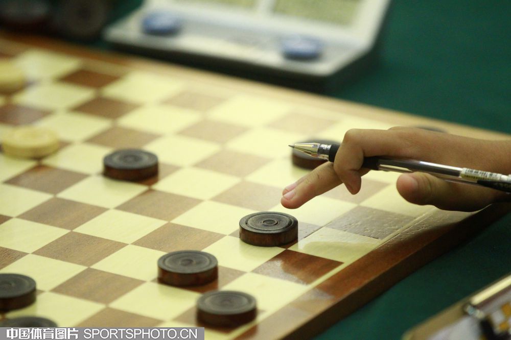 跳棋.jpg 跳棋.jpg