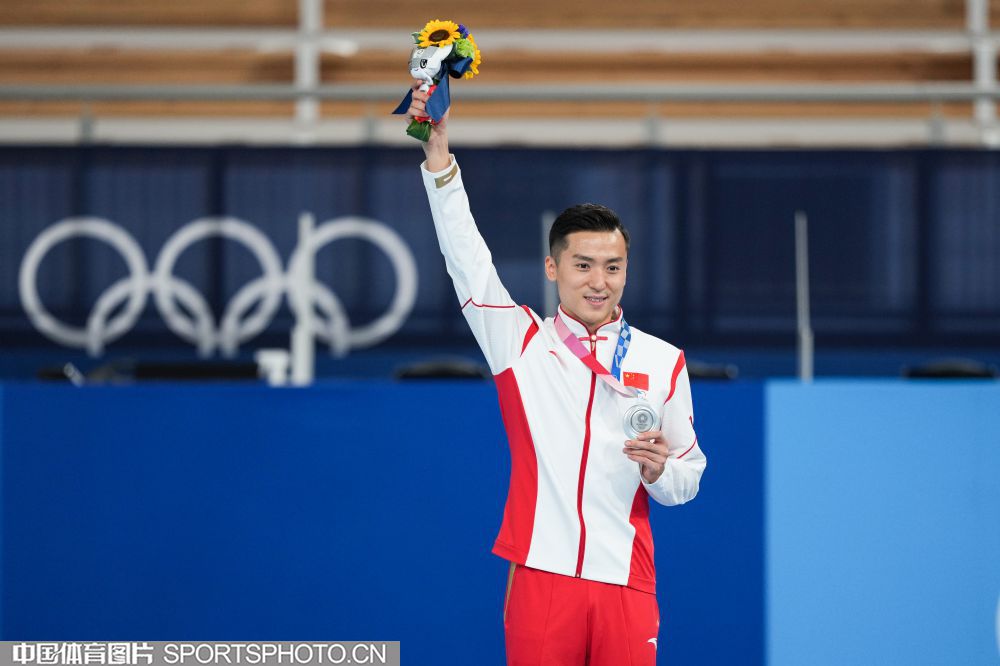 0801-董栋.jpg 0801-董栋.jpg