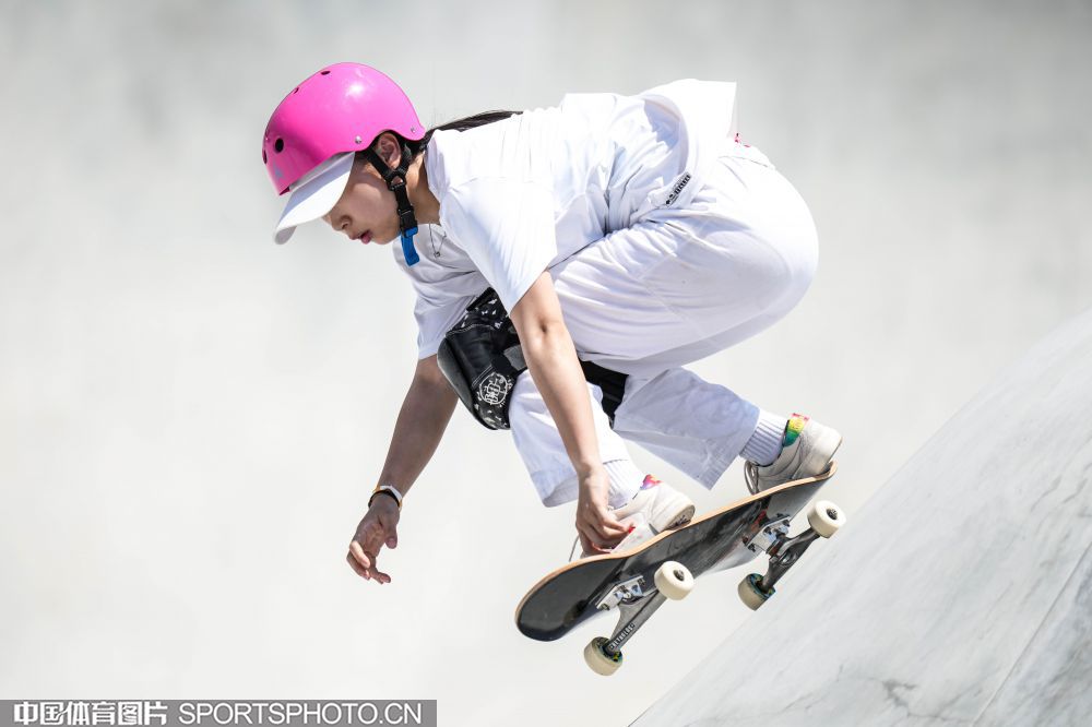 0806-滑板2.jpg 0806-滑板2.jpg